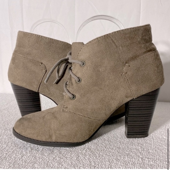Soft Moc Taupe Faux Suede Lace Up Chunky Heel Ankle Boots Booties 8.5 - Picture 10 of 13